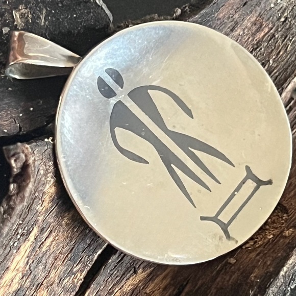 VINTAGE Mexican Taxco sterling silver pendant/necklace